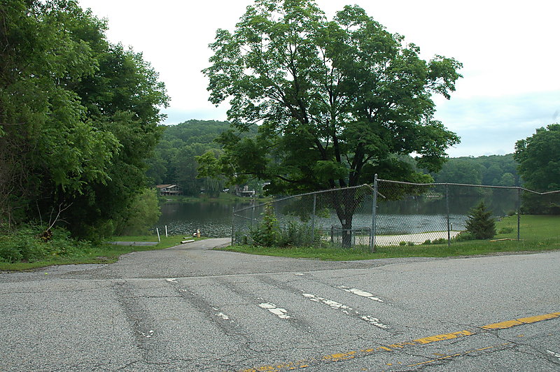 Photo of Entrance to boat ramp