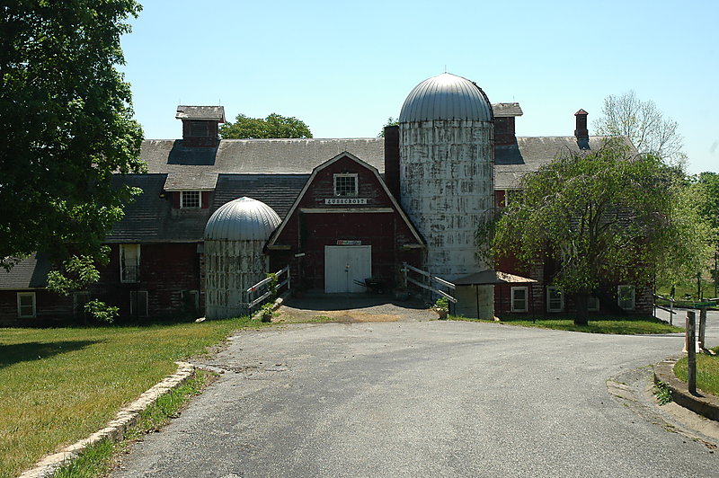 Photo of the barn